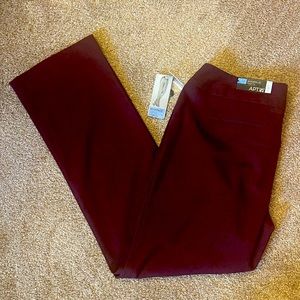 Ladies Brand New Apt. #9 Size 14 Burgundy Straight Leg Modern Fit. Slimming.